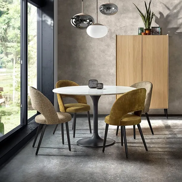 Créez une ambiance sophistiquée et chaleureuse dans votre intérieur grâce aux tables de salon @castlelinefurniture, aux canapés scandinaves... Galerie Instagram