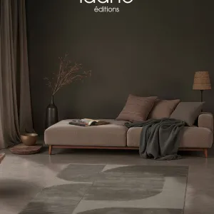 ✨ L’art textile avec Vassily ✨

Plus qu’un simple tapis, le modèle indoor Vassily @idaho_editions est une véritable œuvre d’art...