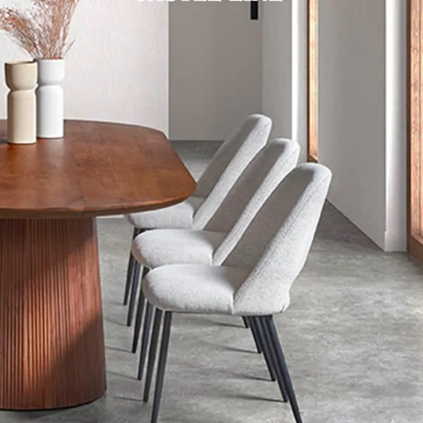 ✨ Style et polyvalence avec Omis ✨

La collection de chaises Omis par @castlelinefurniture redéfinit l’élégance autour de la table. Avec son... Galerie Instagram