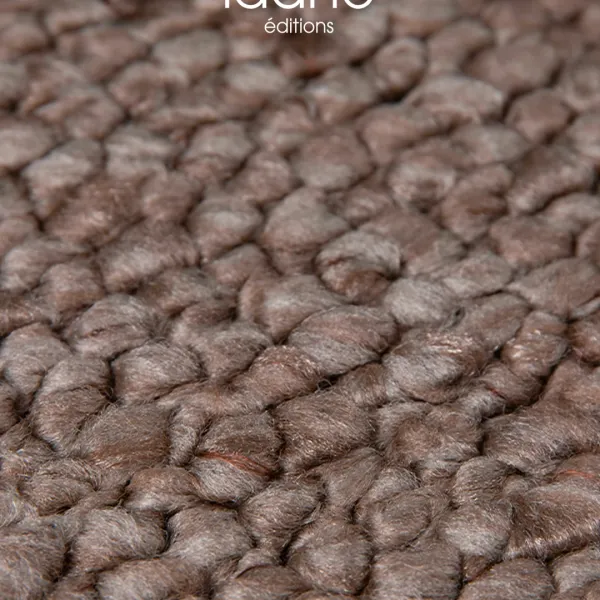 ✨ Douceur nordique avec Kalix ✨

Le tapis Kalix de chez @idaho_editions capture l’essence du style scandinave avec son allure épurée et son... Galerie Instagram