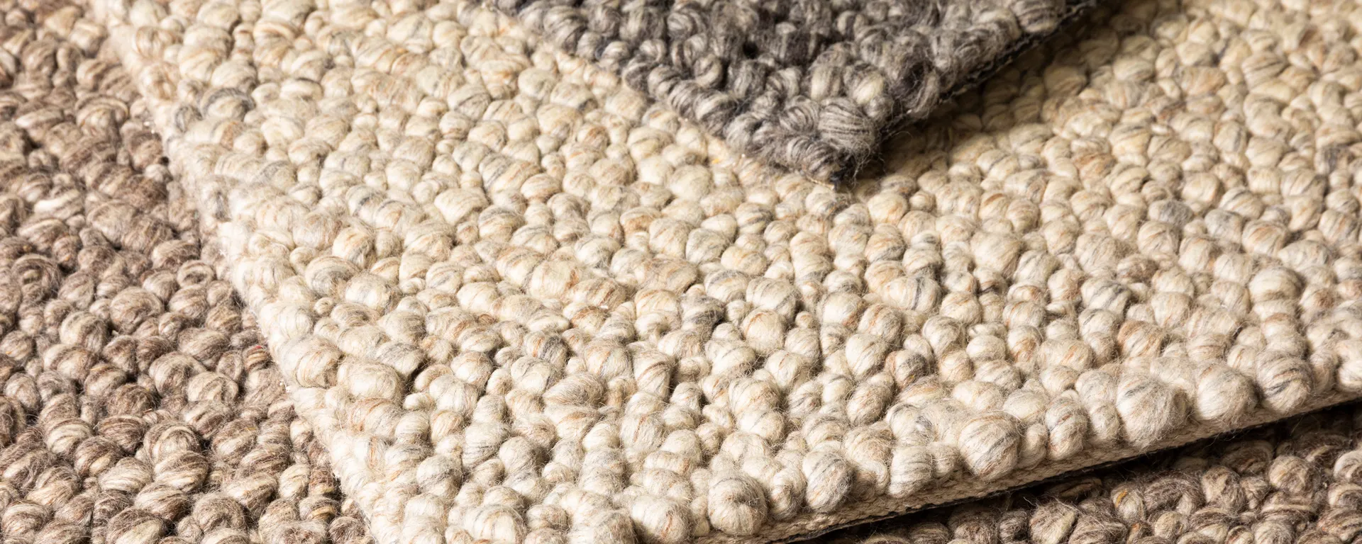 Tapis d’hiver tendance pour un salon chic et cocooning