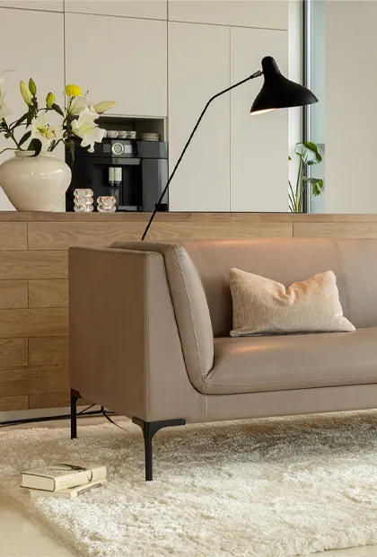 Canapé beige : conseils déco pour un salon tendance en 2026